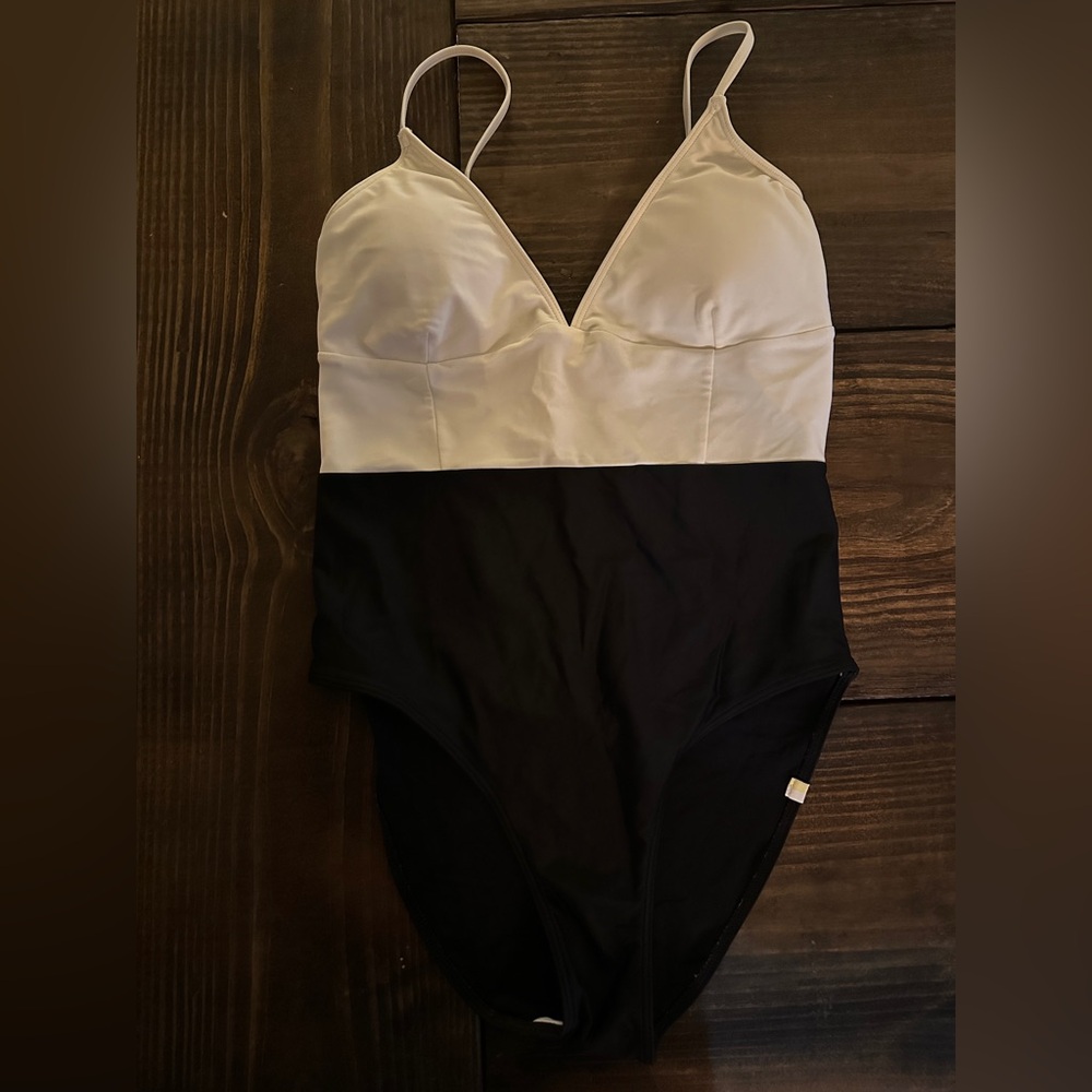 Summersalt The Wave Bathing Suit Size 6 Like New!